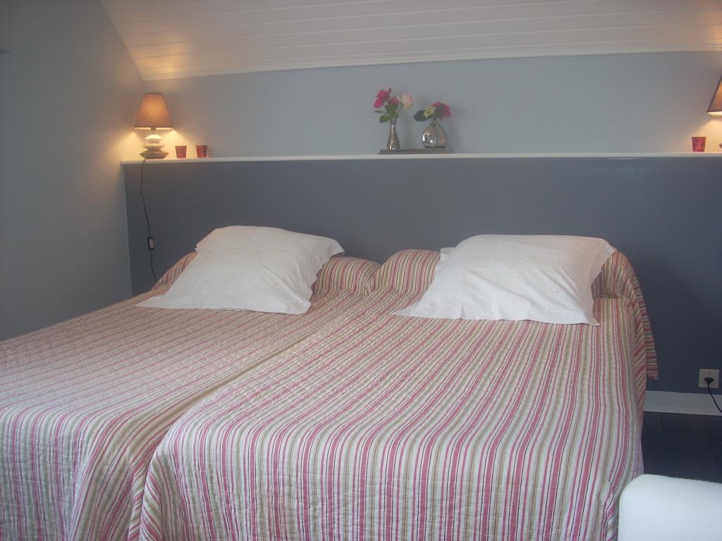 Chambres D'Hotes Kergollay Lanhouarneau Zimmer foto
